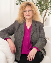 Beth Boen is the Founder of SHE Leads Group Located in CO and SC